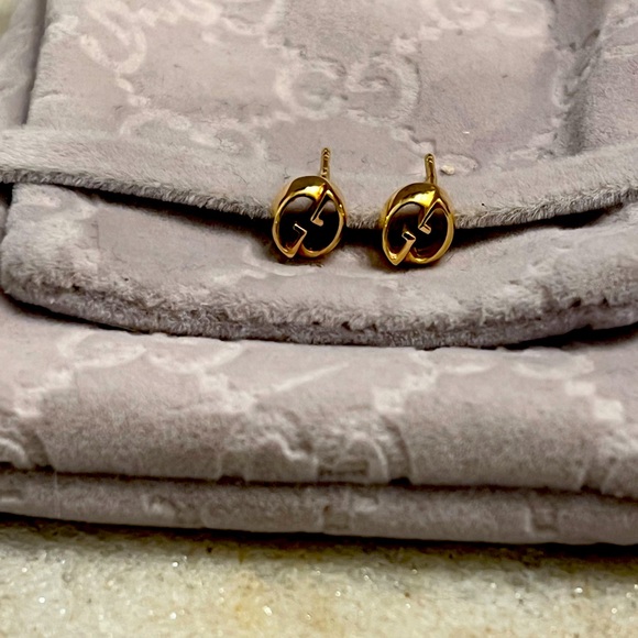 Gucci G Logo Oval Shape Stud 18K Yellow Gold Earrings - Picture 2 of 5